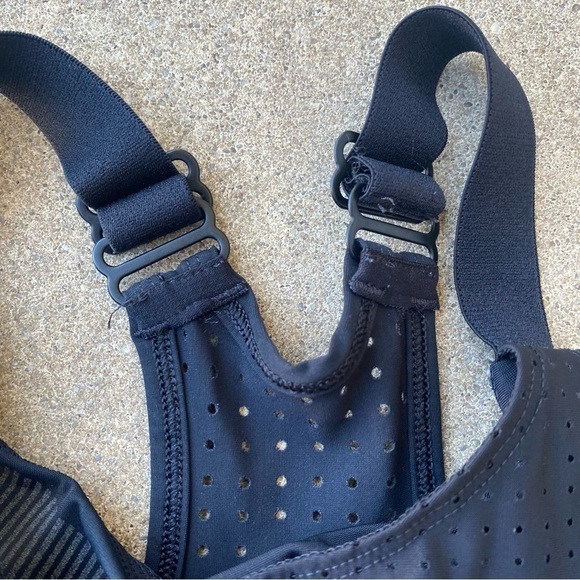 LNDR Performance Tank Top - Picture 2 of 6